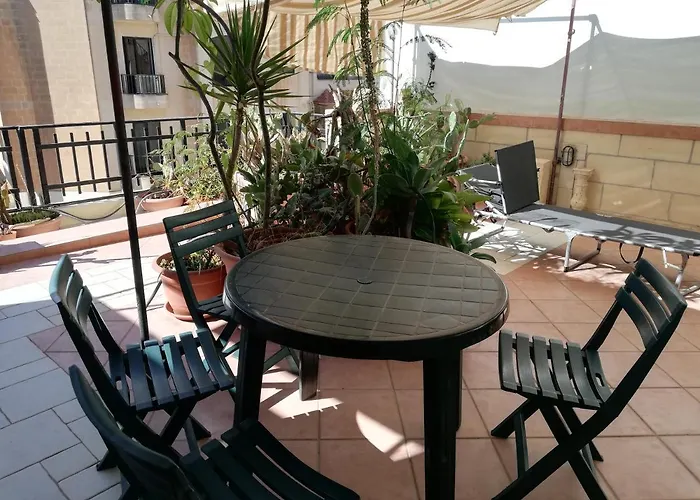 The Roof Garden Maisonette Марсаскала